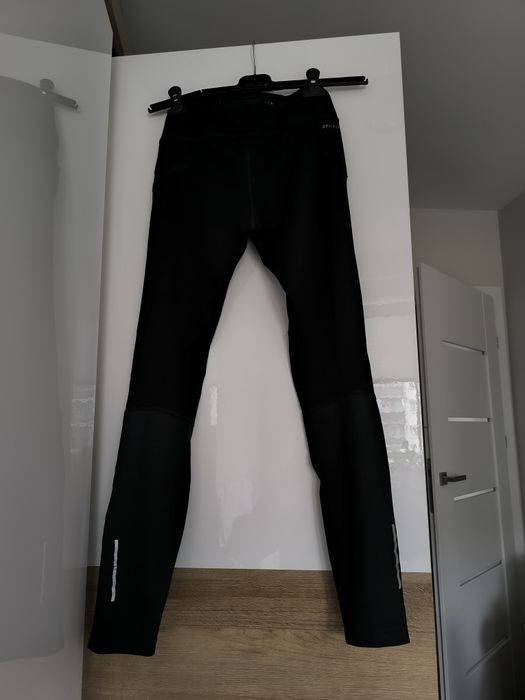 Czarne legginsy sportowe Nike