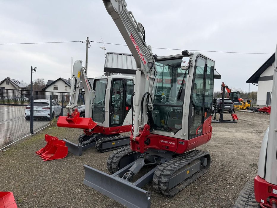 Takeuchi TB230 V3  Minikoparka TAKEUCHI TB230 V3 -ANMAR Plus