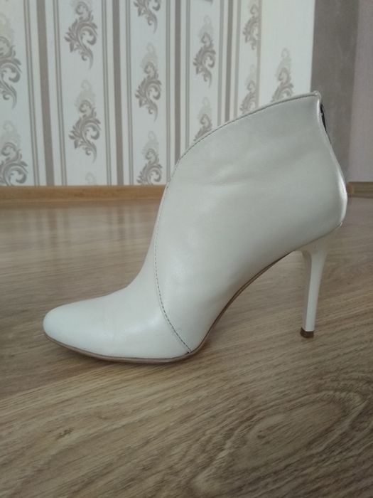 Вау!!! Продам СТИЛЬНІ черевички на весілля