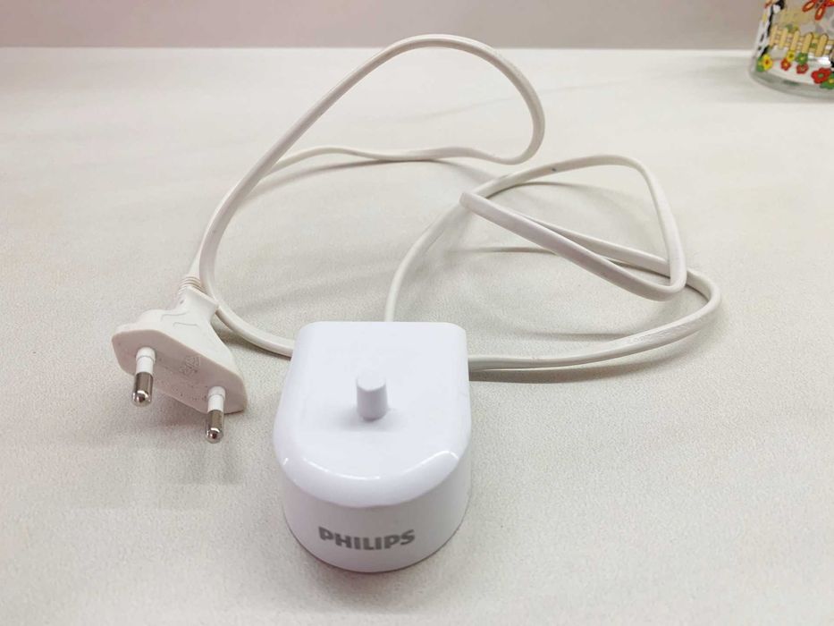 Зарядний пристрій для зубної щітки Philips
