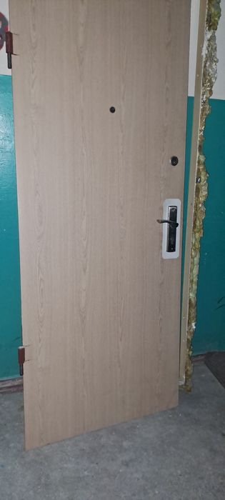 Продам вхідні двері