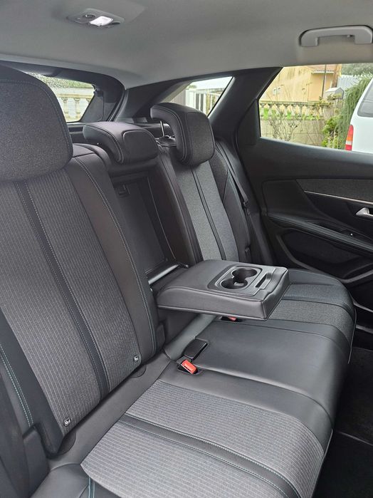 Peugeot 3008 ii 1.2i 130cv EAT8 ALLURE versão Facelift