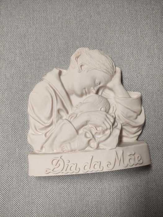 Peça em marfinite para a mãe