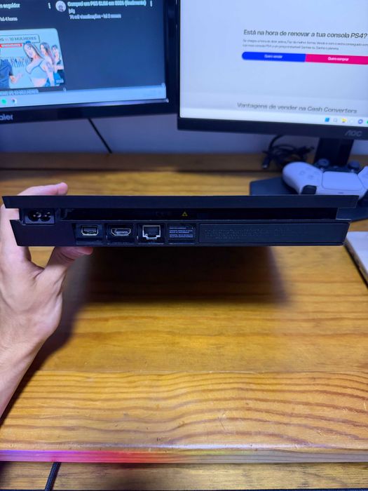 PS4 Slim 500GB com 1 comando + GTA V