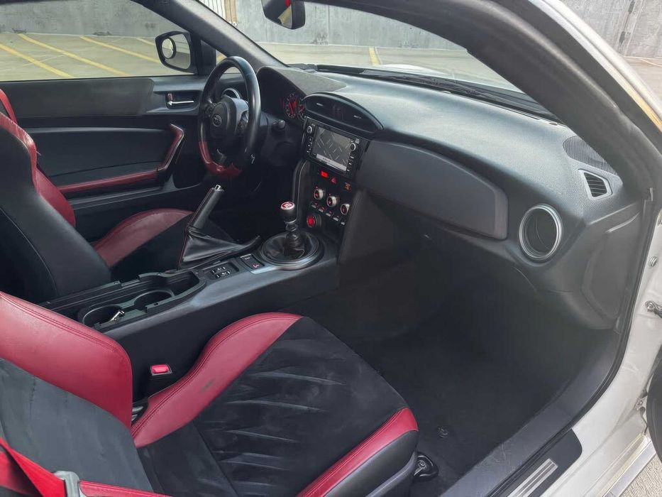 Subaru BRZ      2018