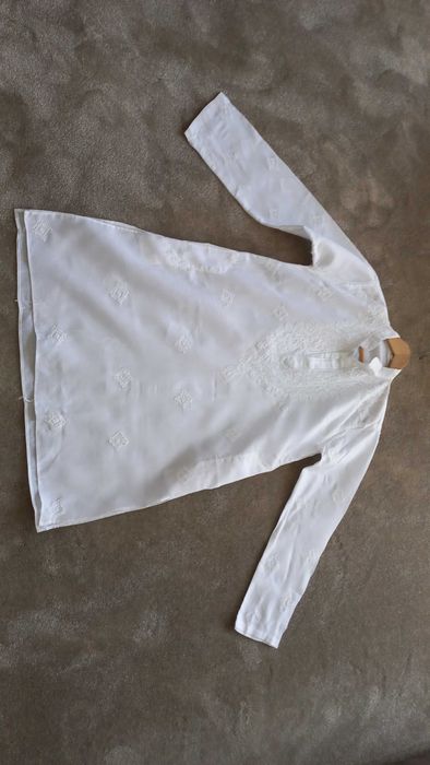 Vestido branco bordado