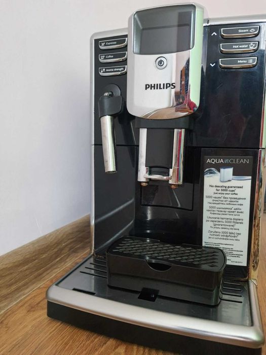 продається кавова машина PHILIPS EP 5310