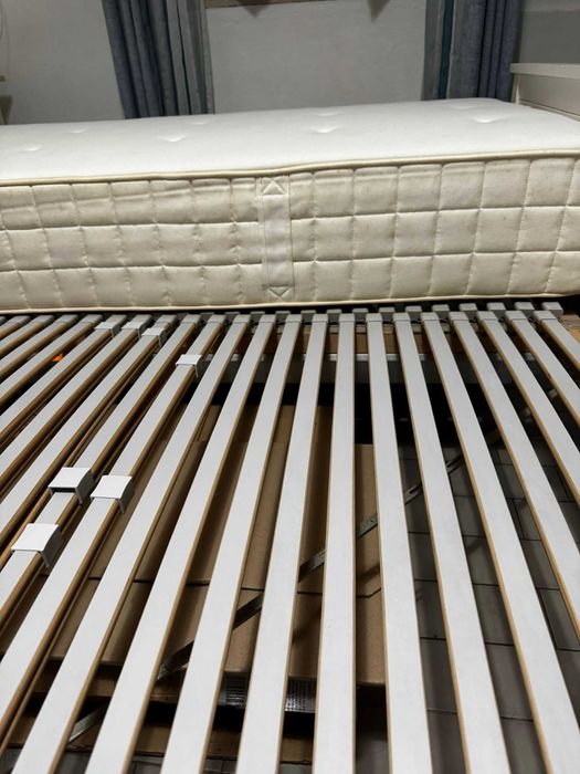 Cama de casal c/colchões