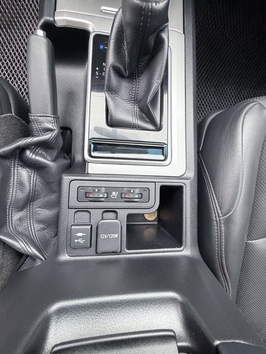 Toyota Prado 2019 4.0 газ бензин 140тыс.км официальная