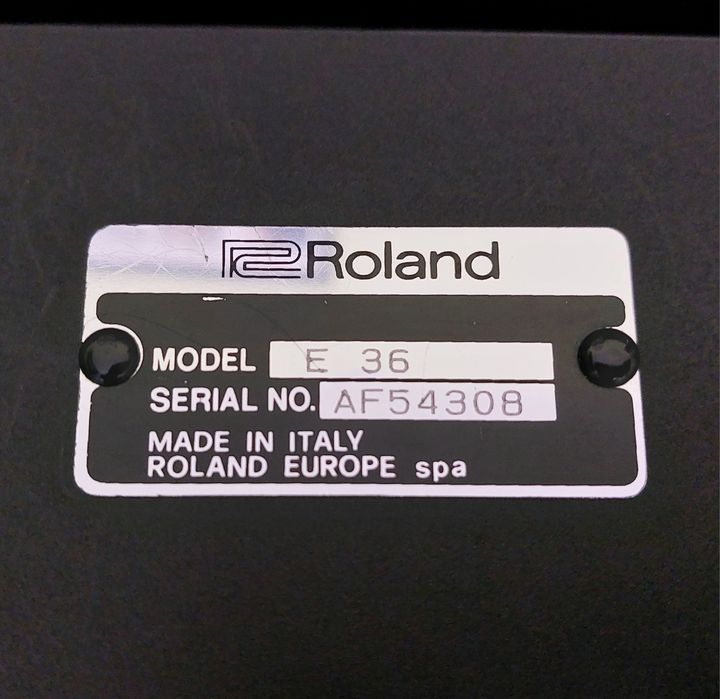 Keyboard Roland E 36