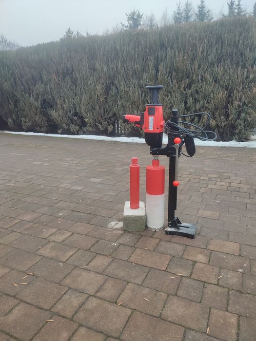 Odwierty w ścianie i suficie