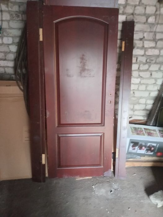 Двери деревянные межкомнатные