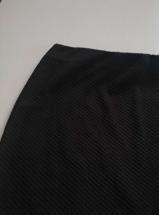 Dopasowana, mini spódniczka 40/42