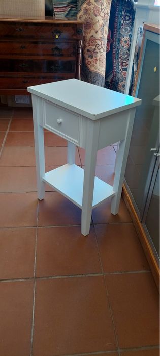 Mesinha de cabeceira