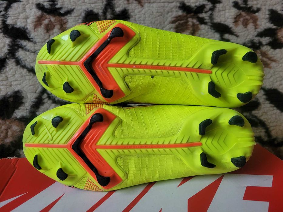 Super młodzieżowe buty piłkarskie Nike Mercurial Superfly 8 r.38