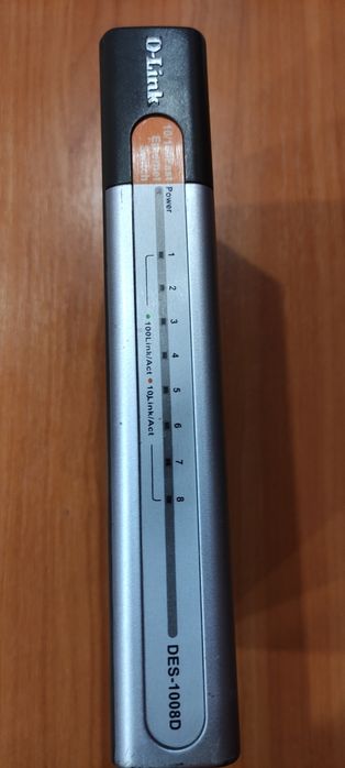Свитч коммуникатор D-Link DES-1008D