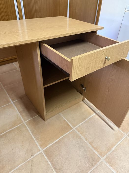 Secretaria como nova