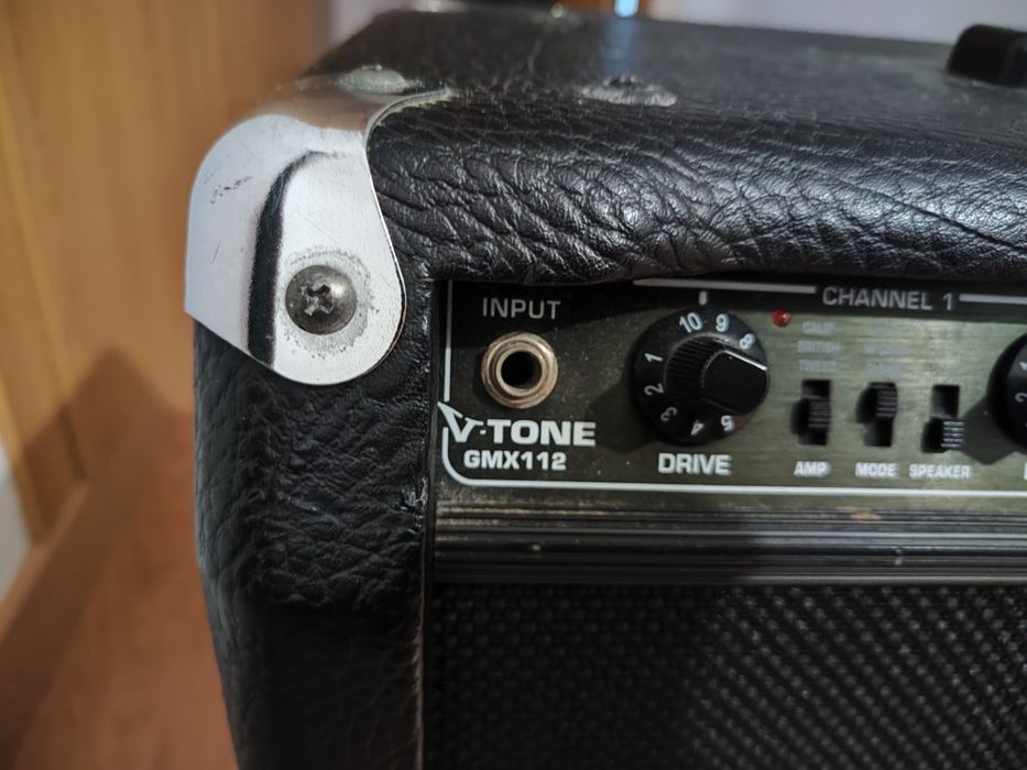 Amplificador Guitarra  Behringer V-tone GMX112.