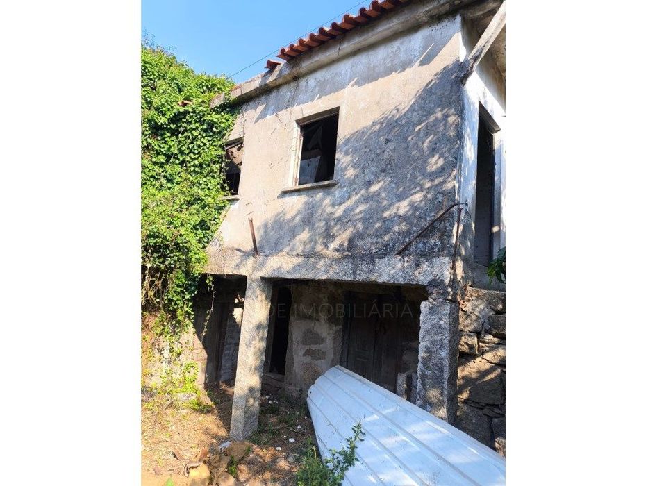 Moradia para Reconstrução em Friestas - Valença