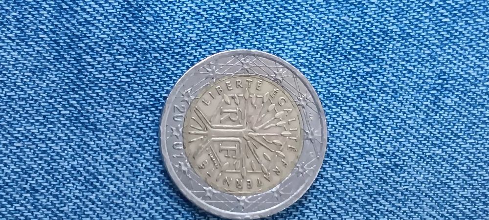 Moedas de 2 euros com erros de cunhagem