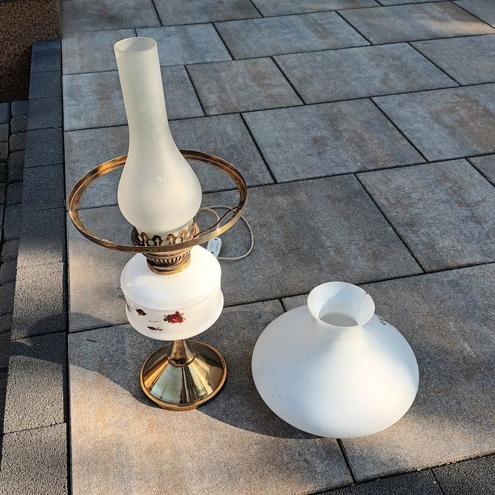 Lampa a la naftowa z PRL