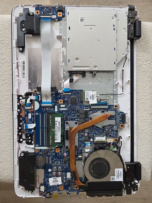 Laptop  HP  17 cali