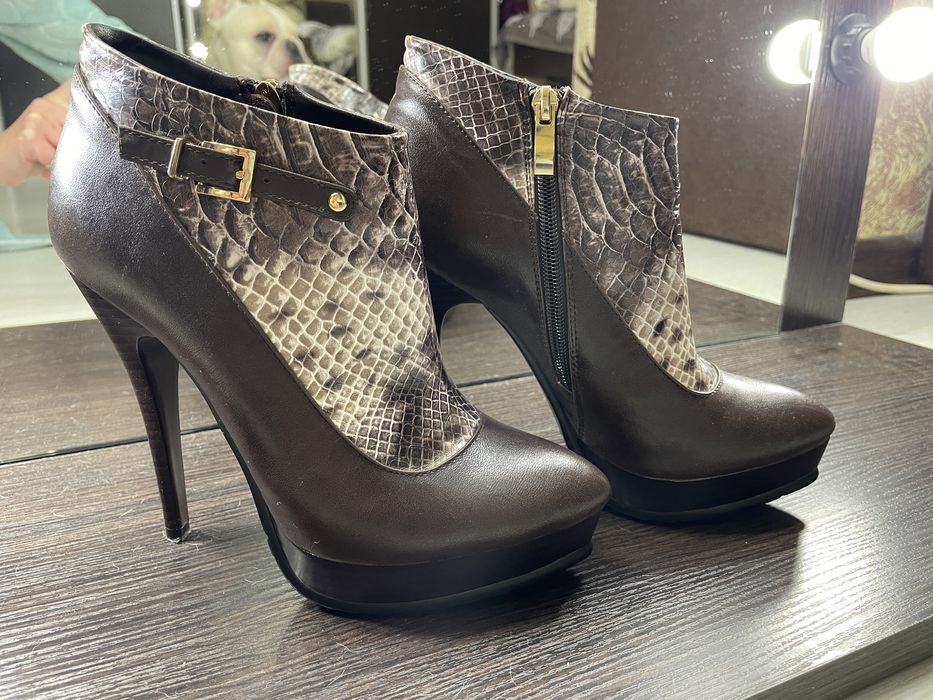 Женские ботильоны с актуальным принтом 37р