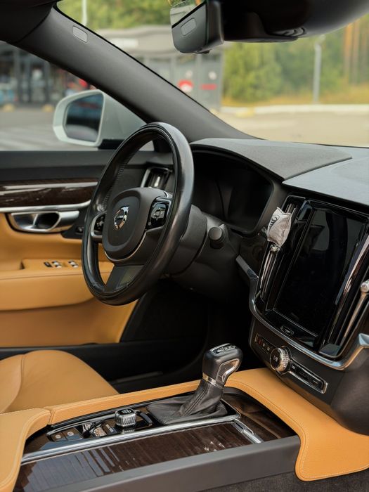 Продам Volvo S90 long версія 2017р, Т5, Momentum Pro
