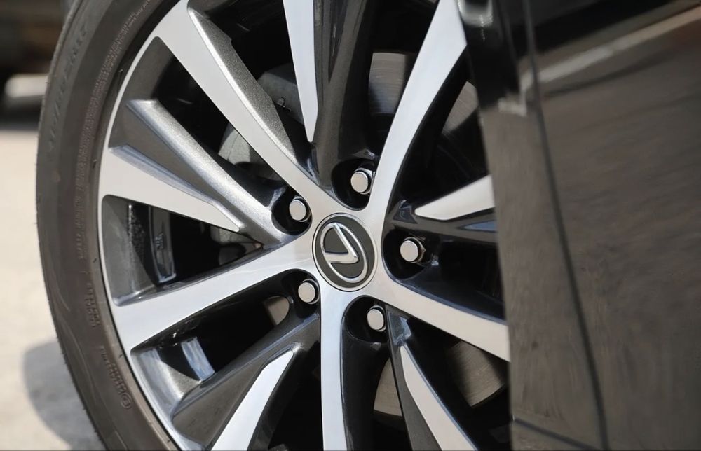 Продам автомобіль Lexus 250 (AT 207 к.с)