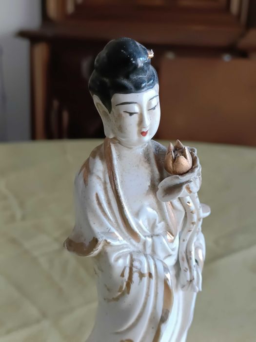 Deusa chinesa KUAN YIN, porcelana