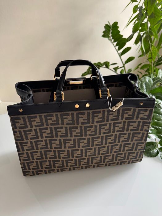 Duza torba Fendi Peekaboo
