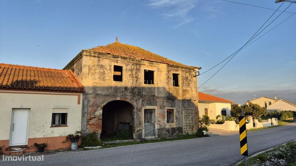 Casa Antiga em Carriço, Pombal - Oportunidade Única