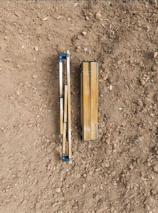 Розкладний деревяний стіл у відмінному стані