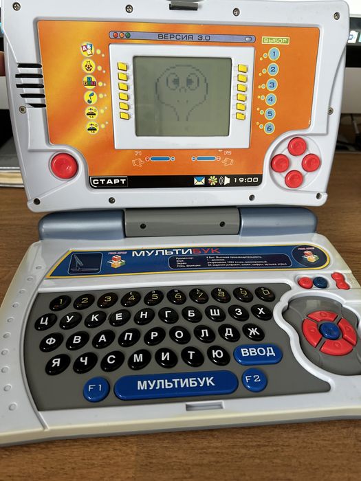 Ноутбук іграшка