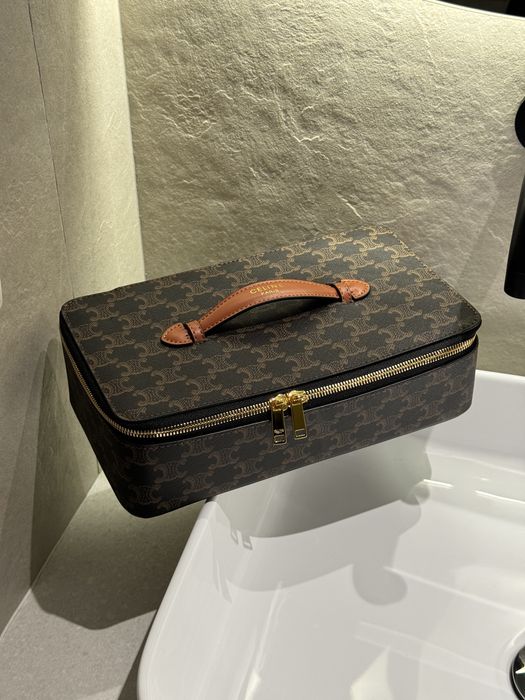 Косметичка Celine Top Handle Medium Toiletry Case in Triomphe Canvas