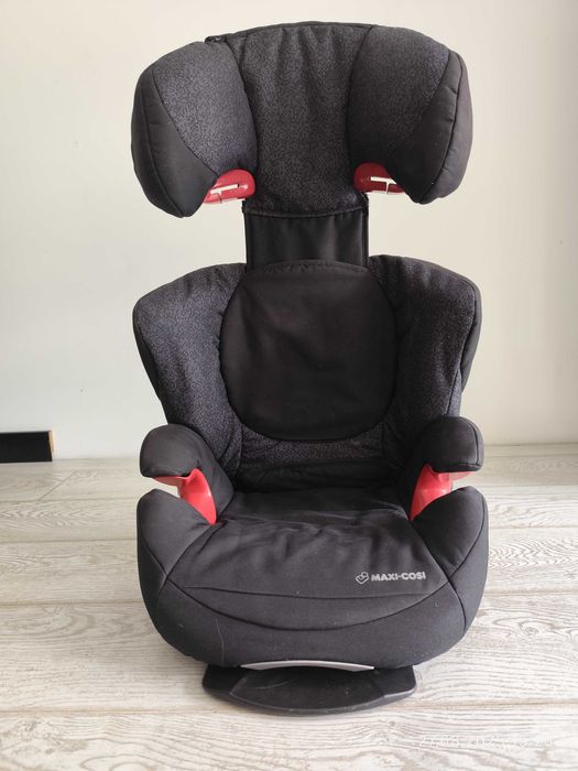 Fotelik samochodowy Maxi Cosi Rodi AirProtect 15-36 kg czarny czysty