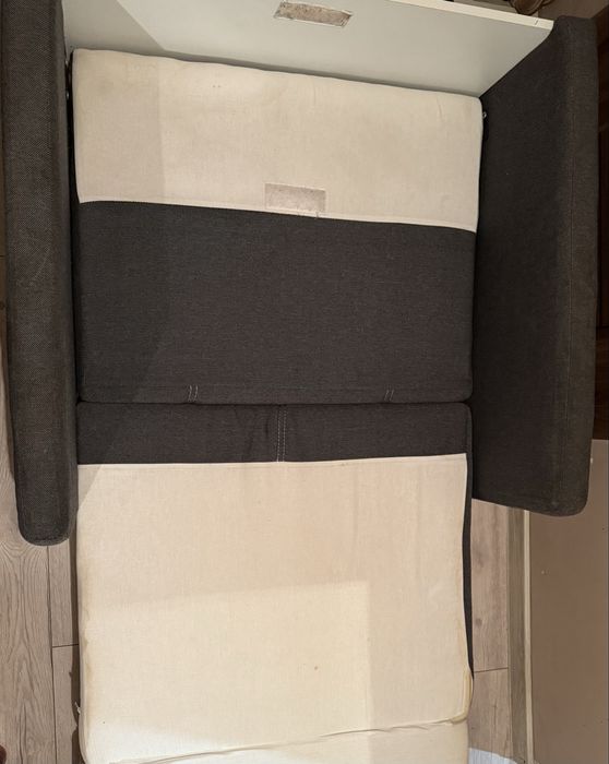 Fotel rozkładany z pojemnikiem na pościel