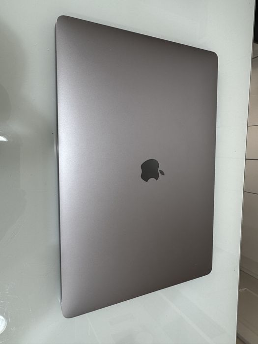 Macbook pro 15” de 2019 , i9 32GB RAM 500GB SSD