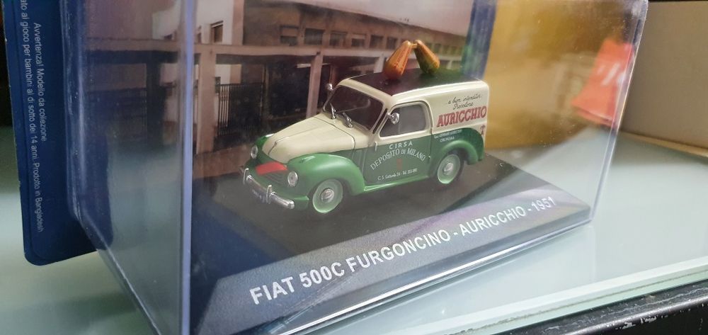Miniatura Fiat 500C furgoncino 1951 altaya