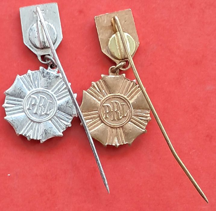 Zestaw 2 miniaturek odznaczeń PRL Sztandar Pracy