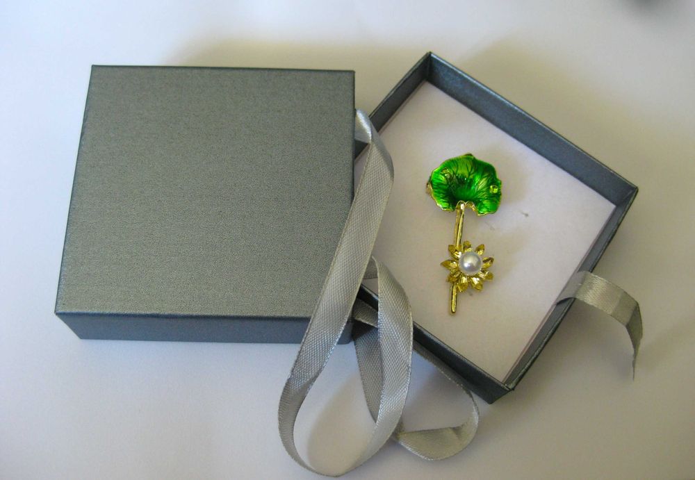 Alfinete / Broche / Pregadeira Flores NOVO