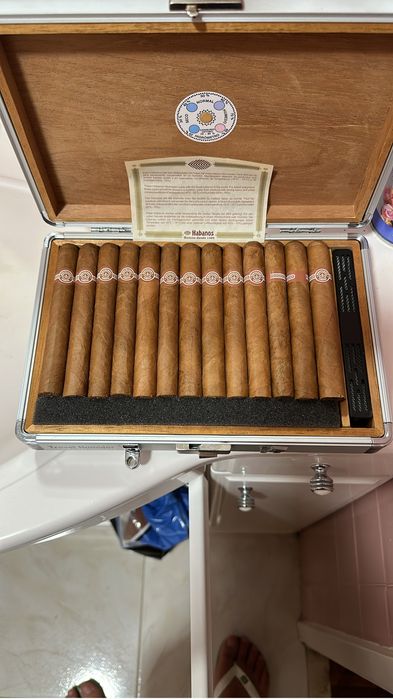 Varios charutos cubanos originais