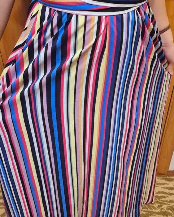 Сукня жіноча яскрава