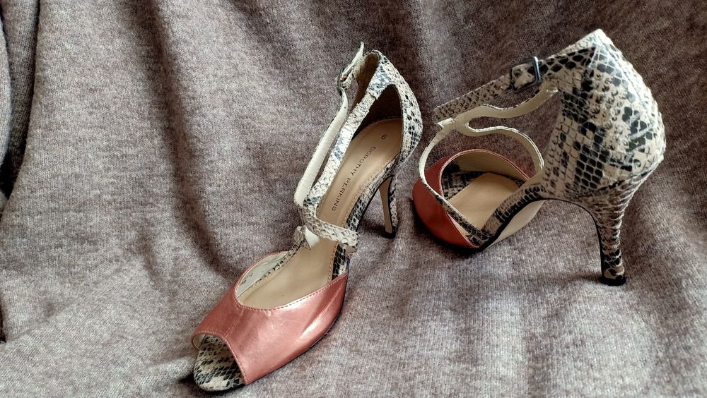 Sandały Dorothy Perkins 39