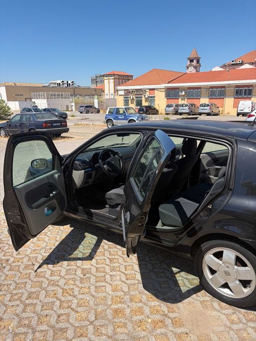 Vende-se Renault Clio