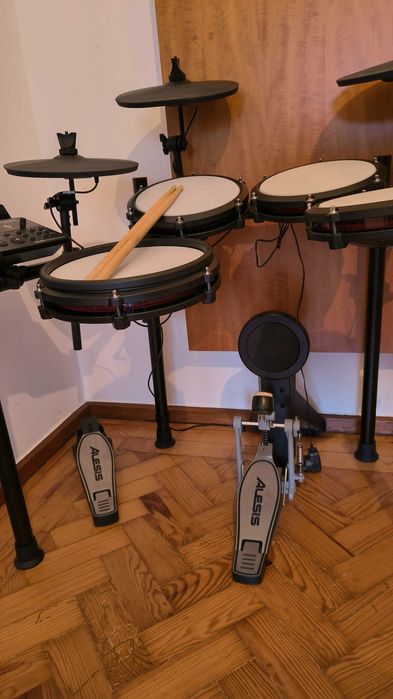 Bateria Eletrónica Alesis Nitro Max