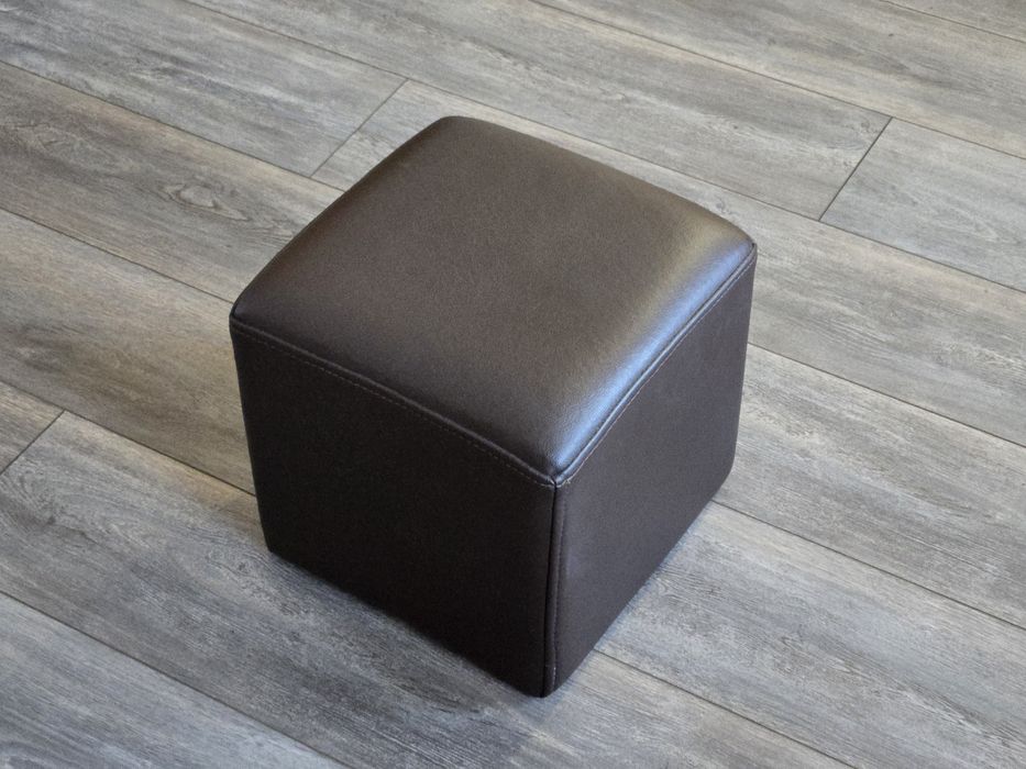 Pufa puf 32x32x32 brązowa eko skóra