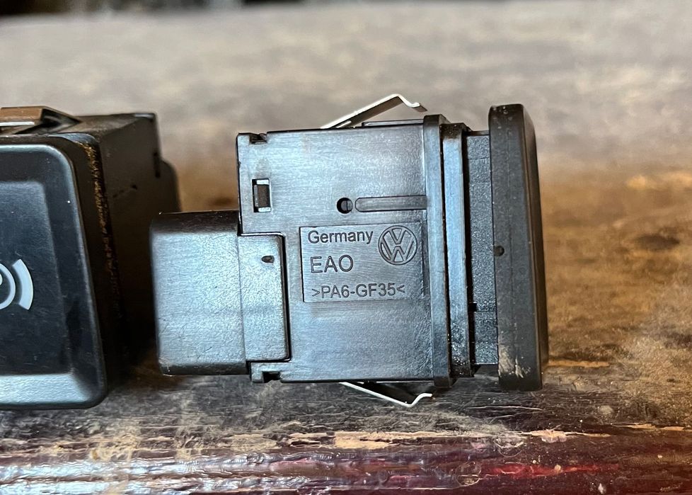 Кнопка ручніка стоянкового гальма Пассат б6