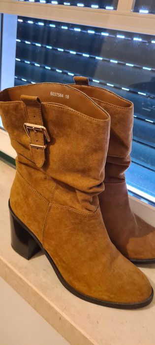 BARATO. Bota Camurça