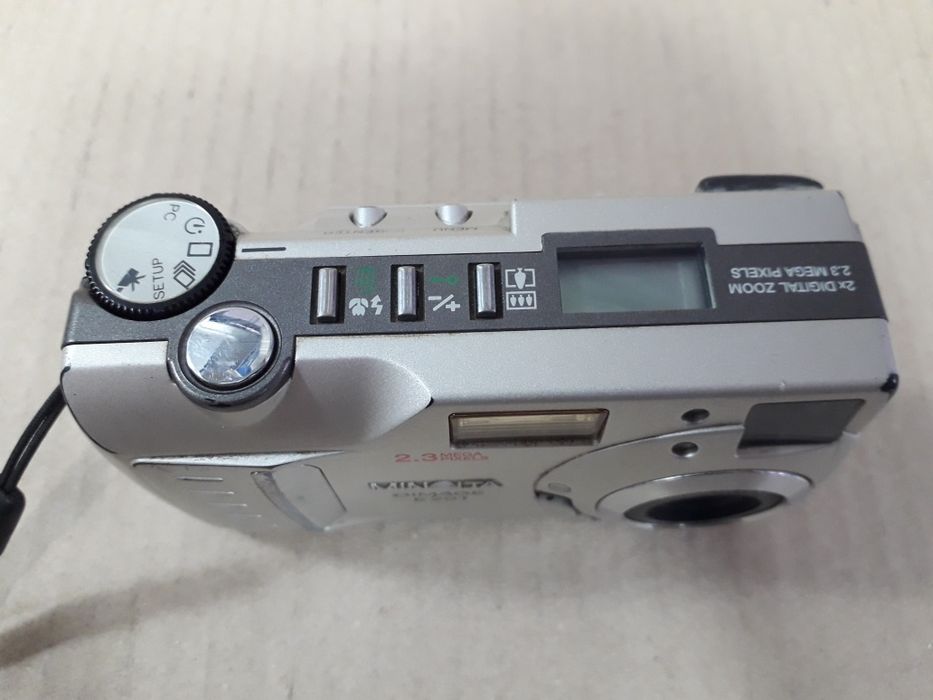 Фотоаппарат Konica Minolta Dimage E201 ( Fujifilm )